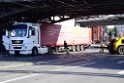 LKW blieb unter Bruecke haengen Koeln Deutz Opladenerstr Deutz Muelheimerstr P076